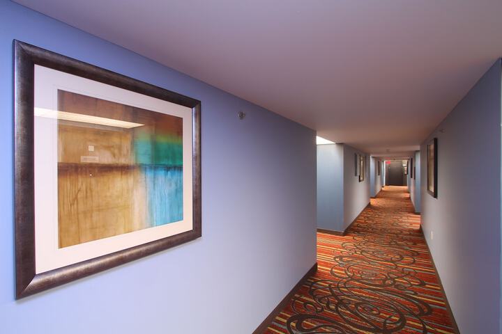 Ballroom/Hall 27 of 34
