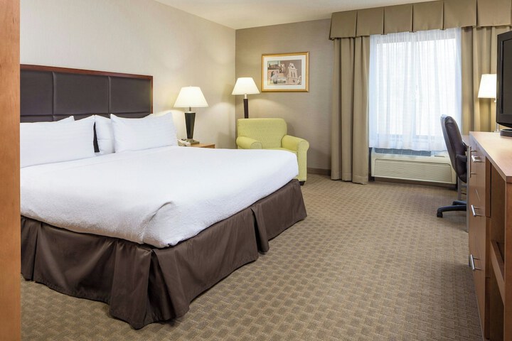 Holiday Inn Manchester Airport by IHG