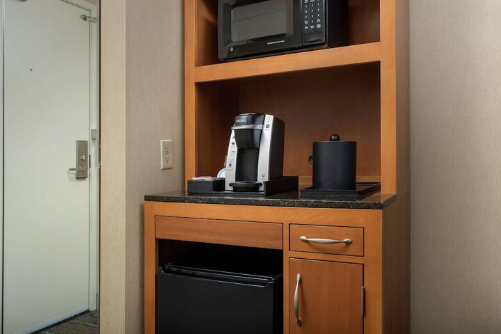 Room 15 of 37