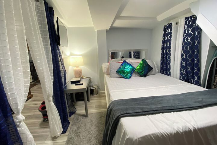 Nice 2 bedroom Apt With Patio