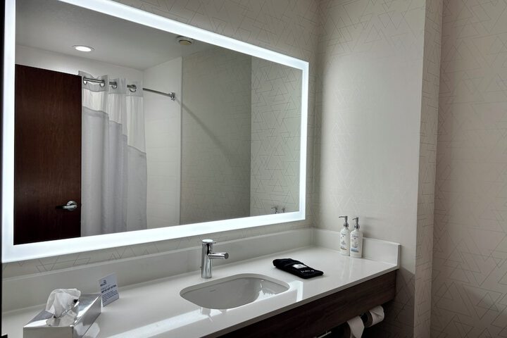 Holiday Inn Express Hotel & Suites St. Robert by IHG