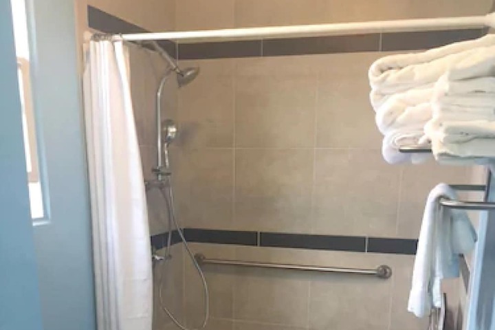 Dolphin Cove Motel