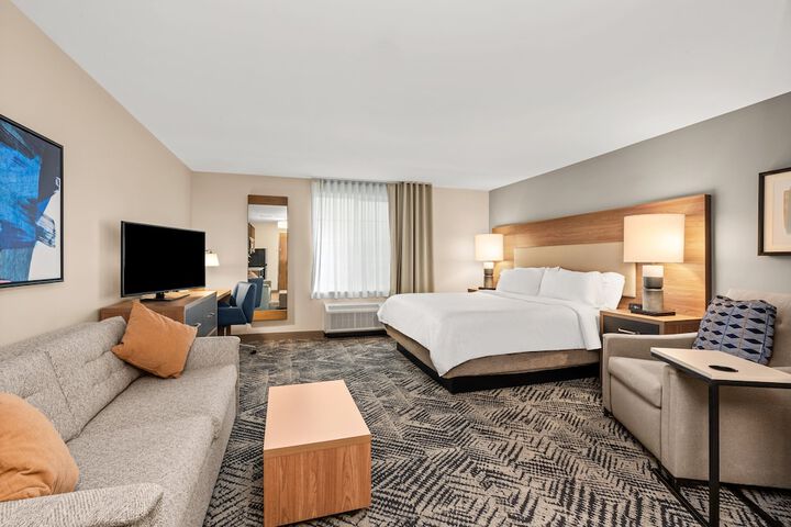 Room 14 of 28