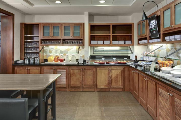 Hyatt Place Sacramento / Rancho Cordova
