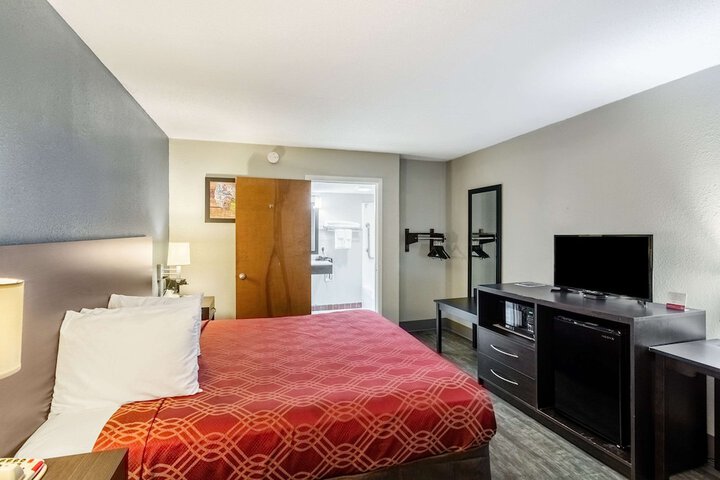 Room 16 of 32