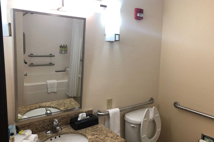 Room 28 of 50