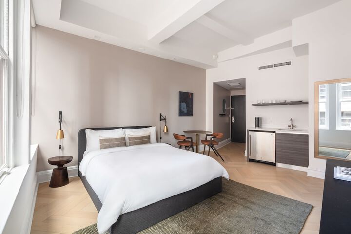Room 14 of 30