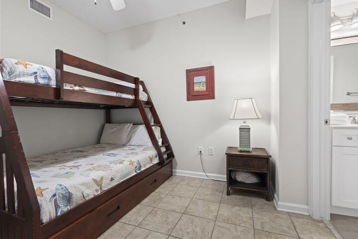 Room 40 of 53