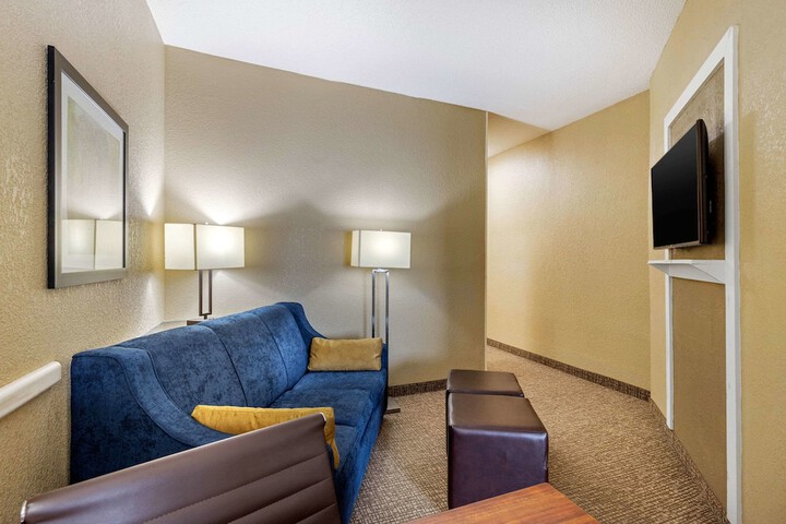 Room 17 of 51