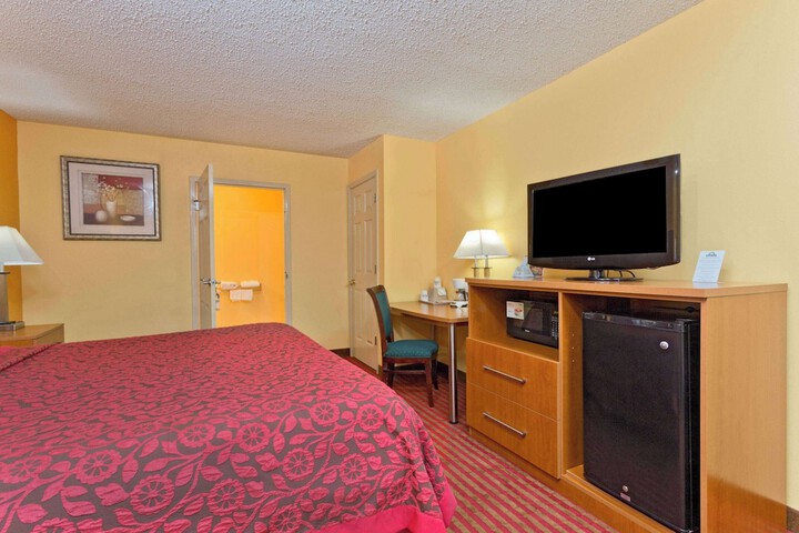 Room 33 of 42