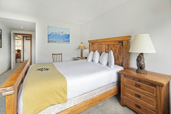 Evergreen Condominiums by Vail Resorts