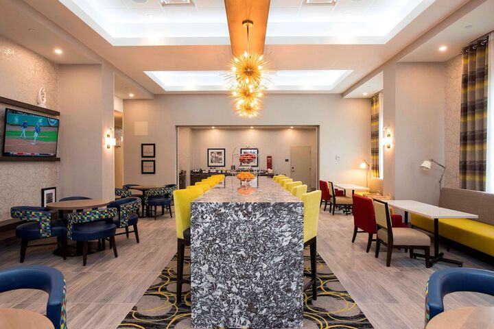 Hampton Inn & Suites by Hilton Thunder Bay