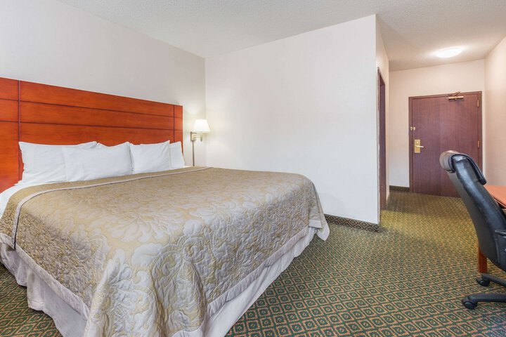 Room 18 of 25