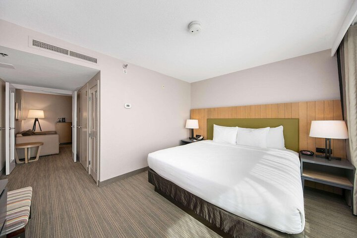 Room 8 of 35