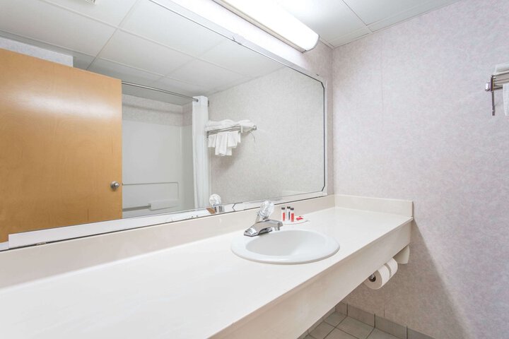 Room 13 of 15