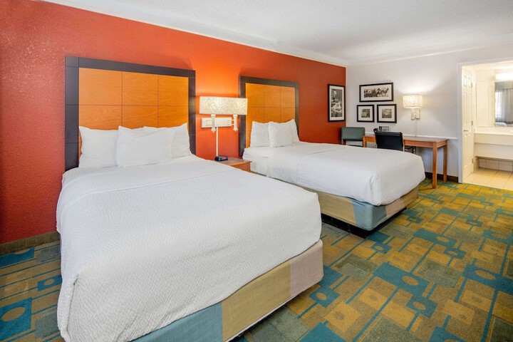 Room 20 of 34