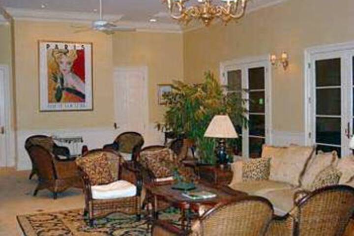 Great Oak Manor