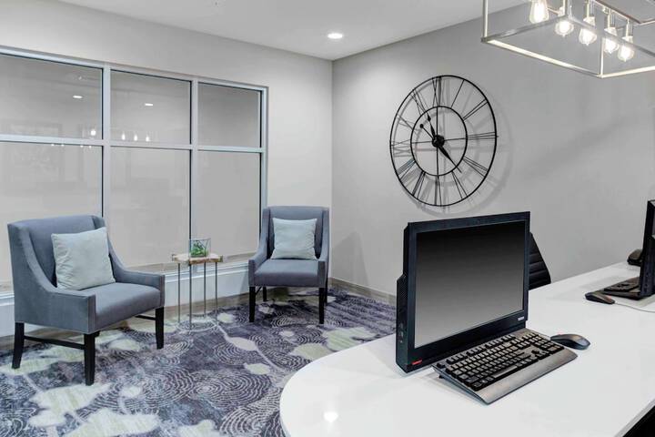 Homewood Suites by Hilton Lansing Eastwood