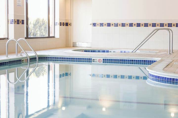 Holiday Inn Manchester Airport by IHG
