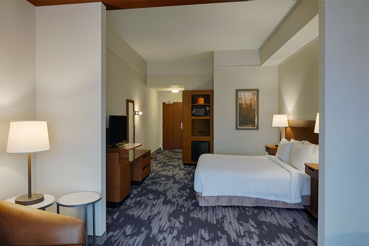 Room 27 of 63