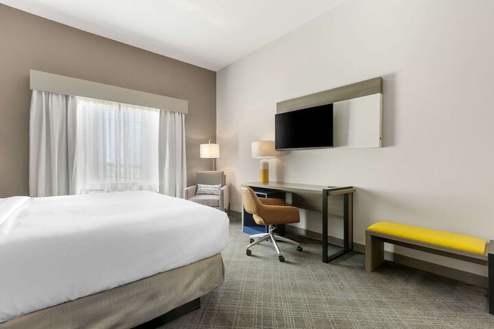 Room 17 of 30