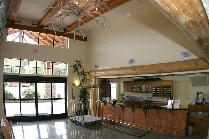 Hotel Interior 18 of 38
