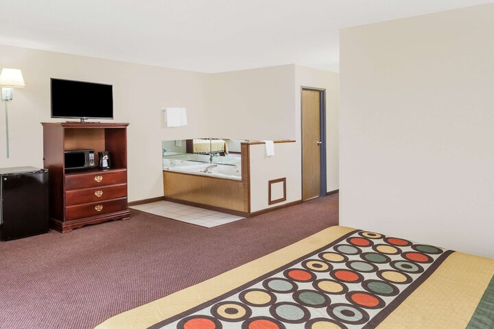 Room 7 of 19
