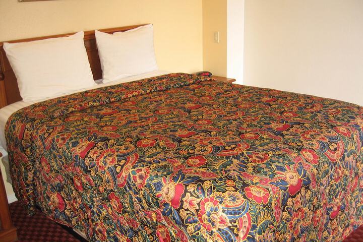Room 27 of 33