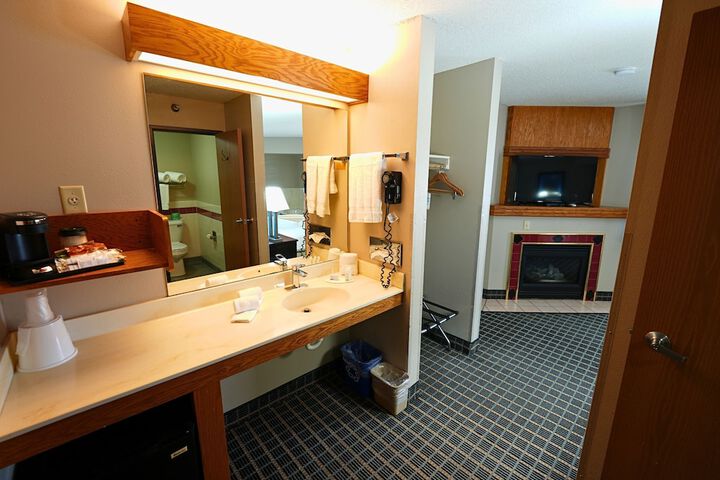 Room 4 of 46