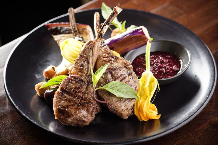 Dining 82 of 98