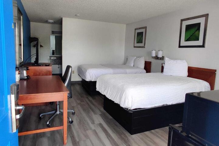 Travelodge Suites by Wyndham MacClenny