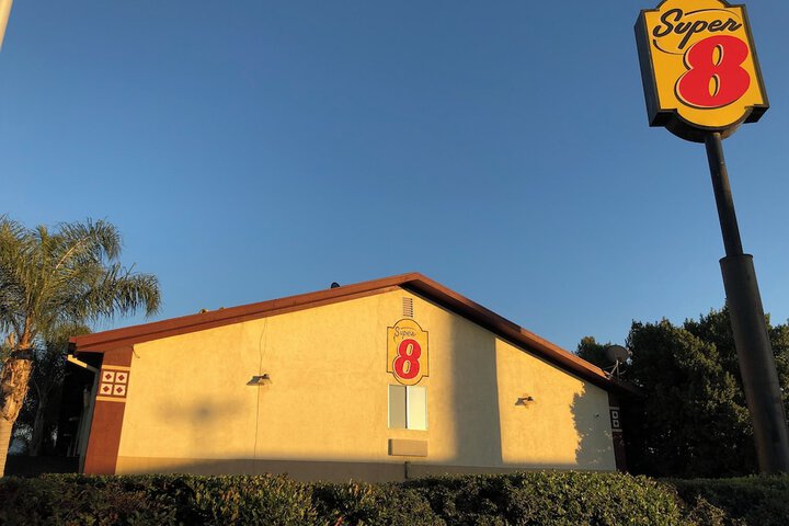 Super 8 by Wyndham Selma / Fresno Area