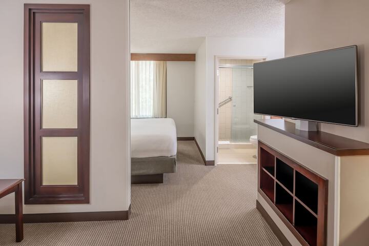 Room 14 of 18