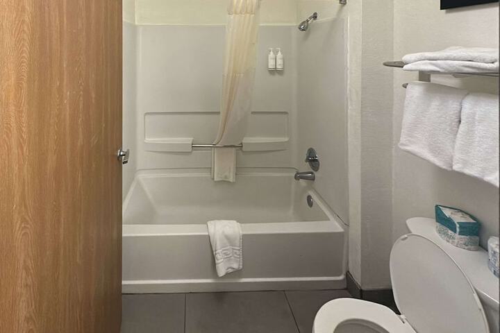 Room 14 of 30