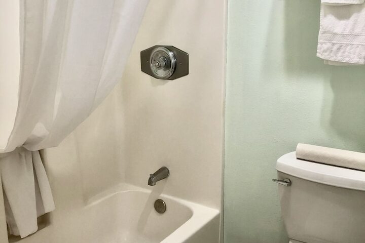 Room 8 of 23