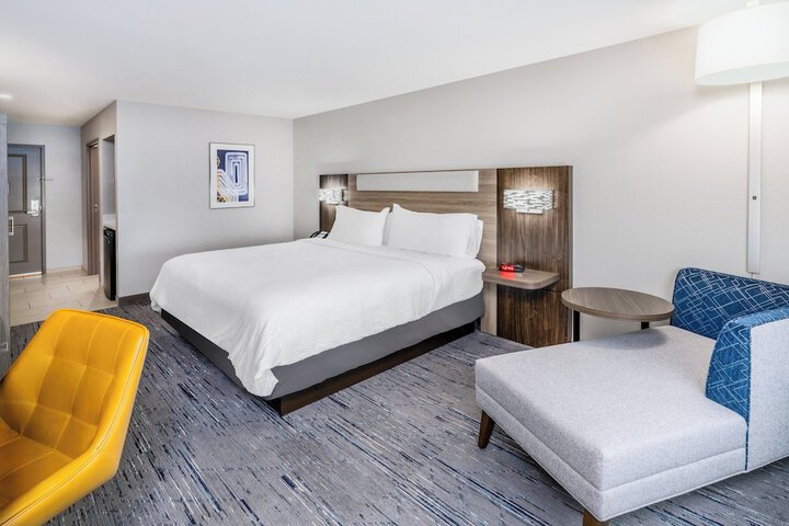 Room 22 of 48