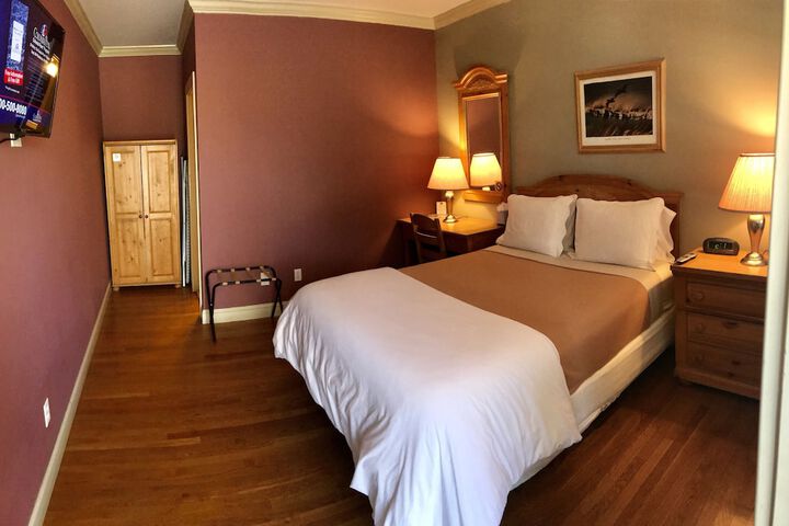 Room 14 of 33