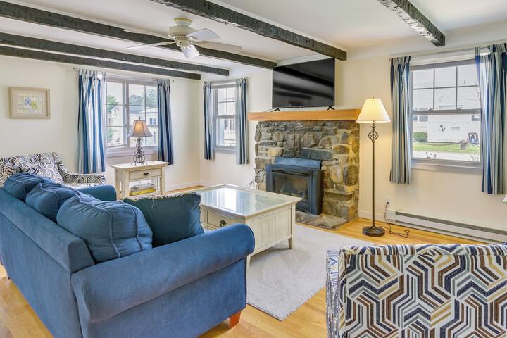 Cozy Westbrook Vacation Rental - Walk to Beach!