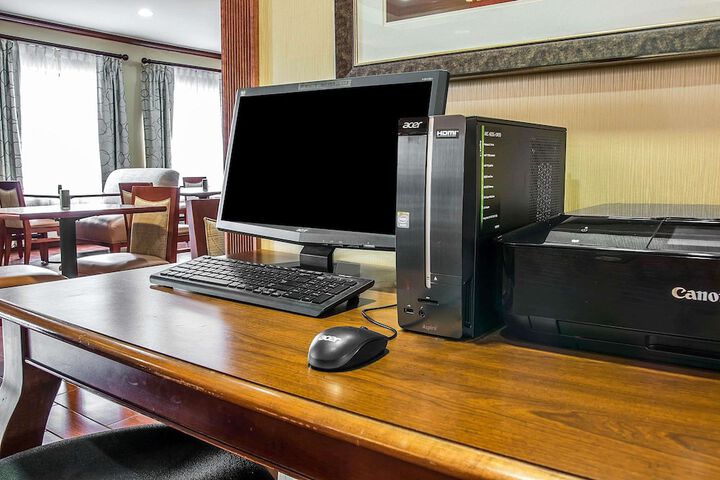 Business Center 29 of 29