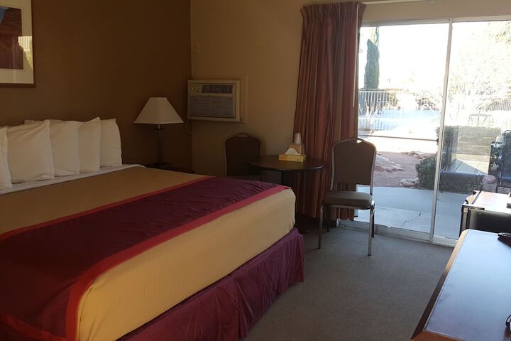 Room 20 of 33