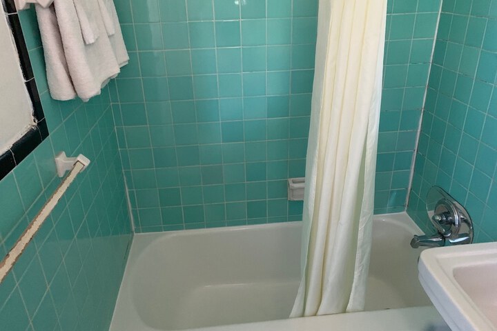 Room 14 of 22