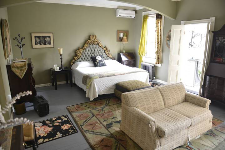Room 70 of 152