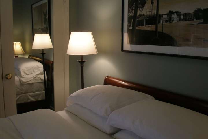 Room 143 of 238