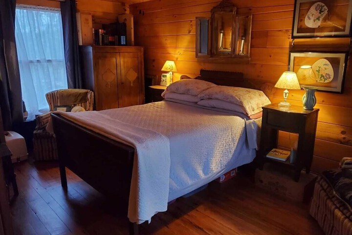 Smoky Mountain Lake View Cabin Bristol Tn
