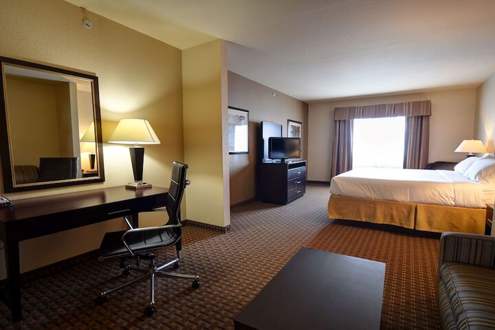 Room 25 of 40