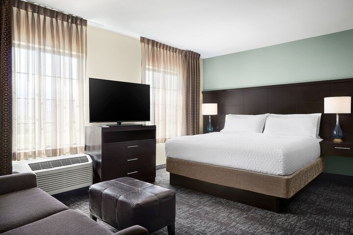Room 15 of 33