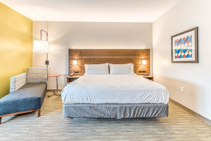 Room 28 of 53