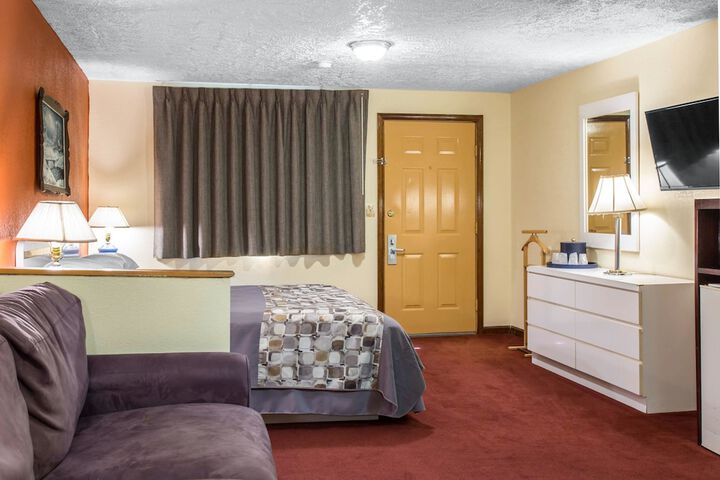Room 14 of 23