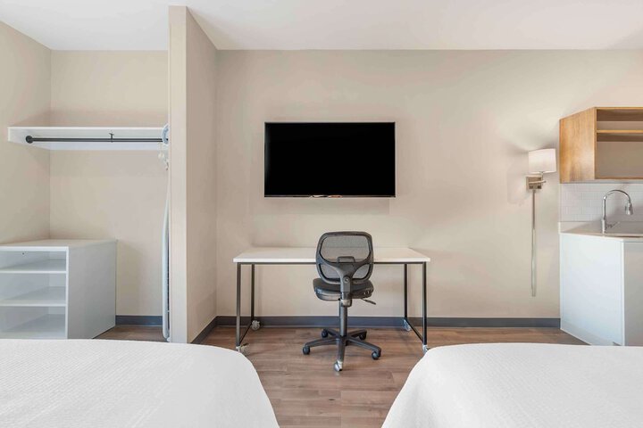 Room 13 of 31
