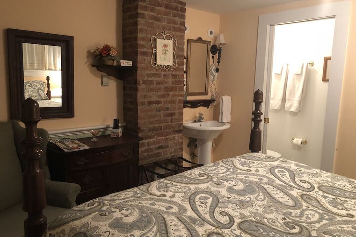 Room 22 of 62